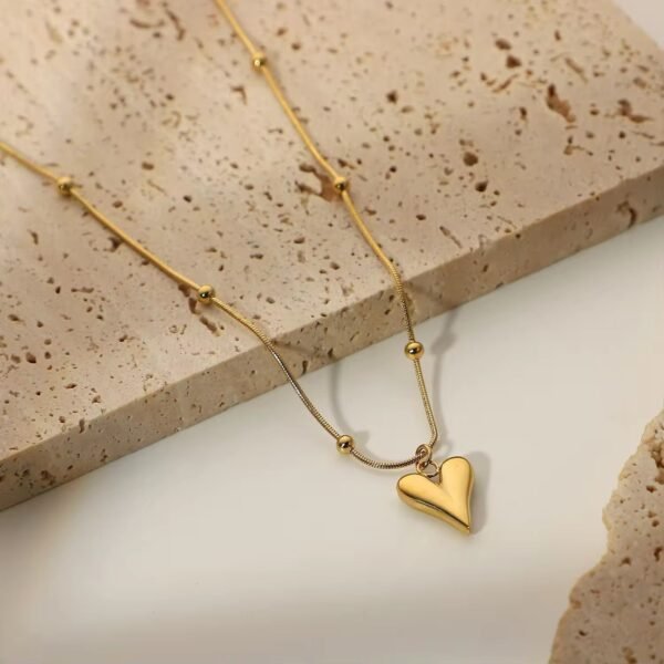 Fashion Jewelry Heart Necklace Stainless Steel Snake Bone Chain Pendant Necklace for Women