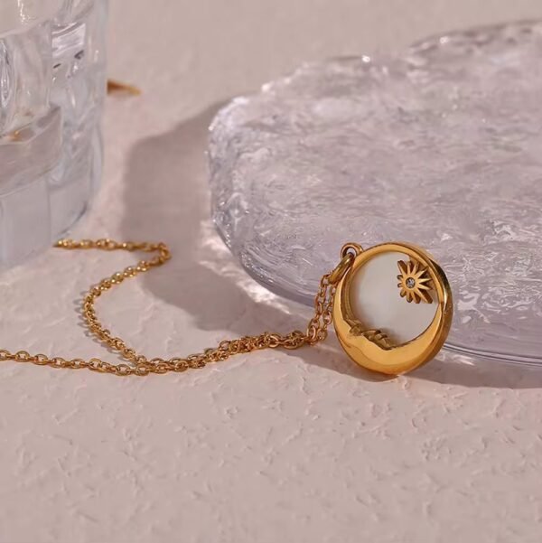 Guarantee Dreamshow Natural Shell Disc Sun Moon Pendant Necklace Tarnish Free Stainless Steel Necklace Design Jewelry - Image 2
